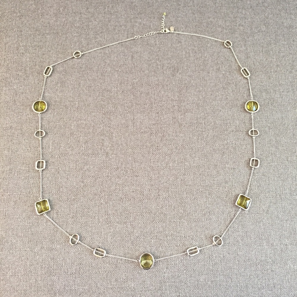 Long silver & green necklace, excellent condition